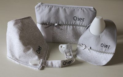 Conjunto de paseo para bebé en gris